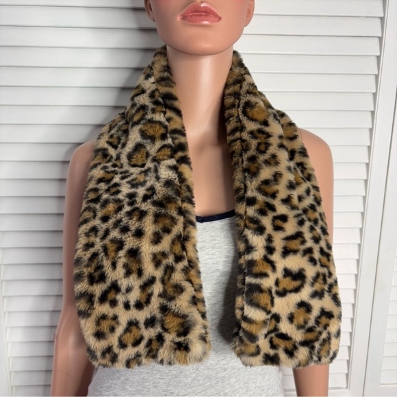 Inc International Concepts Animal Print Faux Fur Pull-Through Scarf, NWT - Picture 8 of 9